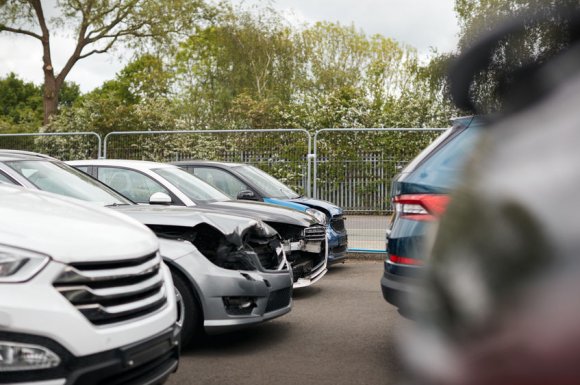 Épaviste pour enlèvement de voiture sur plateau à Grenoble