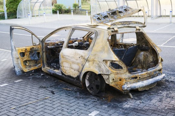 Enlèvement de voiture brûlé par épaviste à Grenoble