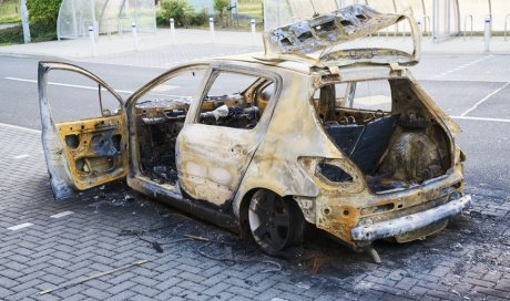 Enlèvement de voiture brûlé par épaviste à Grenoble